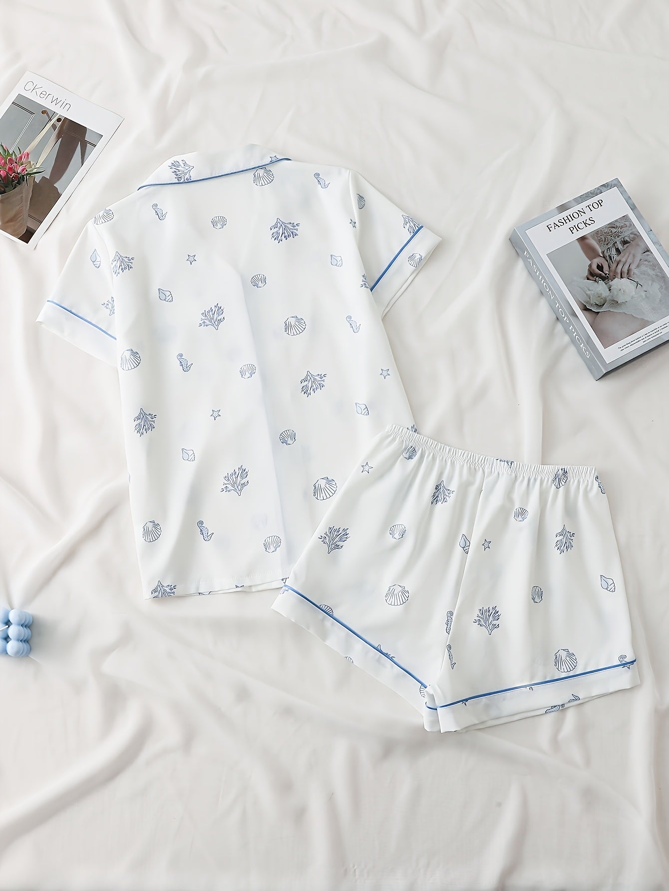 Ladies' Two-piece Satin White Marine Life Pattern Pajamas Set, Ladies' Two-piece Short-sleeved Stand Collar Top Matched with Shorts, Ladies' Pajamas for Home Wear, Two-piece Women's Set