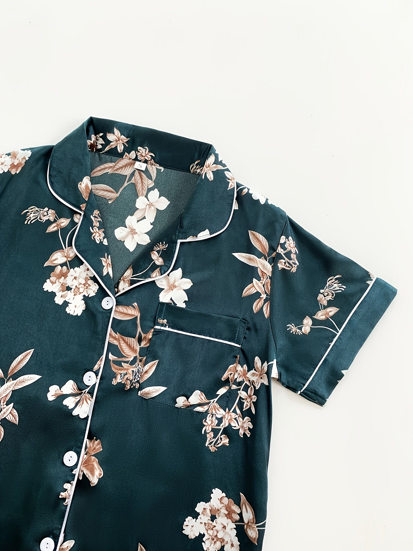 Ladies' Three-piece Satin Elegant Floral Pattern Pajamas Set, Ladies' Three-piece Short-sleeved Stand-collar Top Matched with Shorts And Pants, Ladies' Pajamas for Home Wear, Three-piece Women's Suit